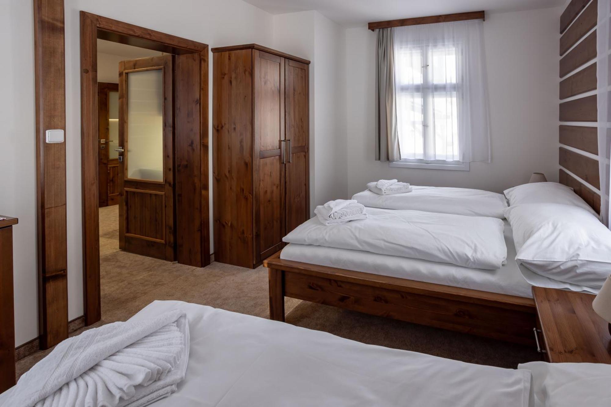 Hotel Slavie ชปินด์เลอรูฟ มลิน ภายนอก รูปภาพ